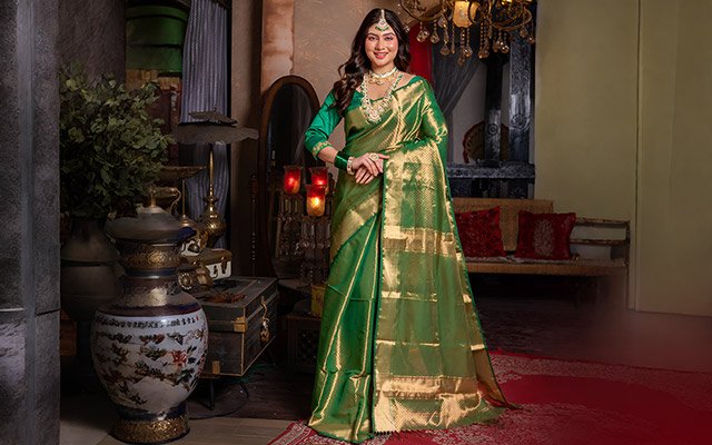 Layered Style: How to Pair Woollen Shawls with Maheshwari Sarees for Kolkata’s Winter Weddings